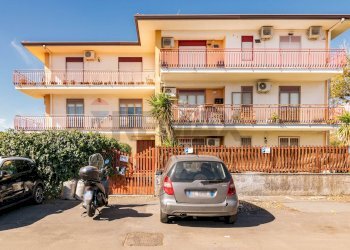 Edificio all\'aperto - Trilocale VIA R. WAGNER
 
25, Mascalucia - foto 1