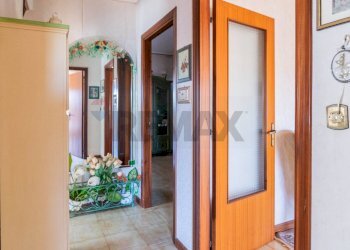 Hall / corridoio - Trilocale VIA R. WAGNER
 
25, Mascalucia - foto 9