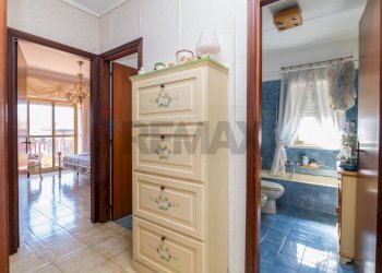 Hall / corridoio - Trilocale VIA R. WAGNER
 
25, Mascalucia - foto 20