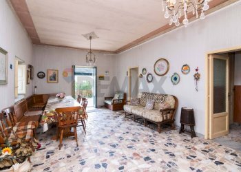 Sala da pranzo - Villa Via Algerazzi
 
26, Milo - foto 29