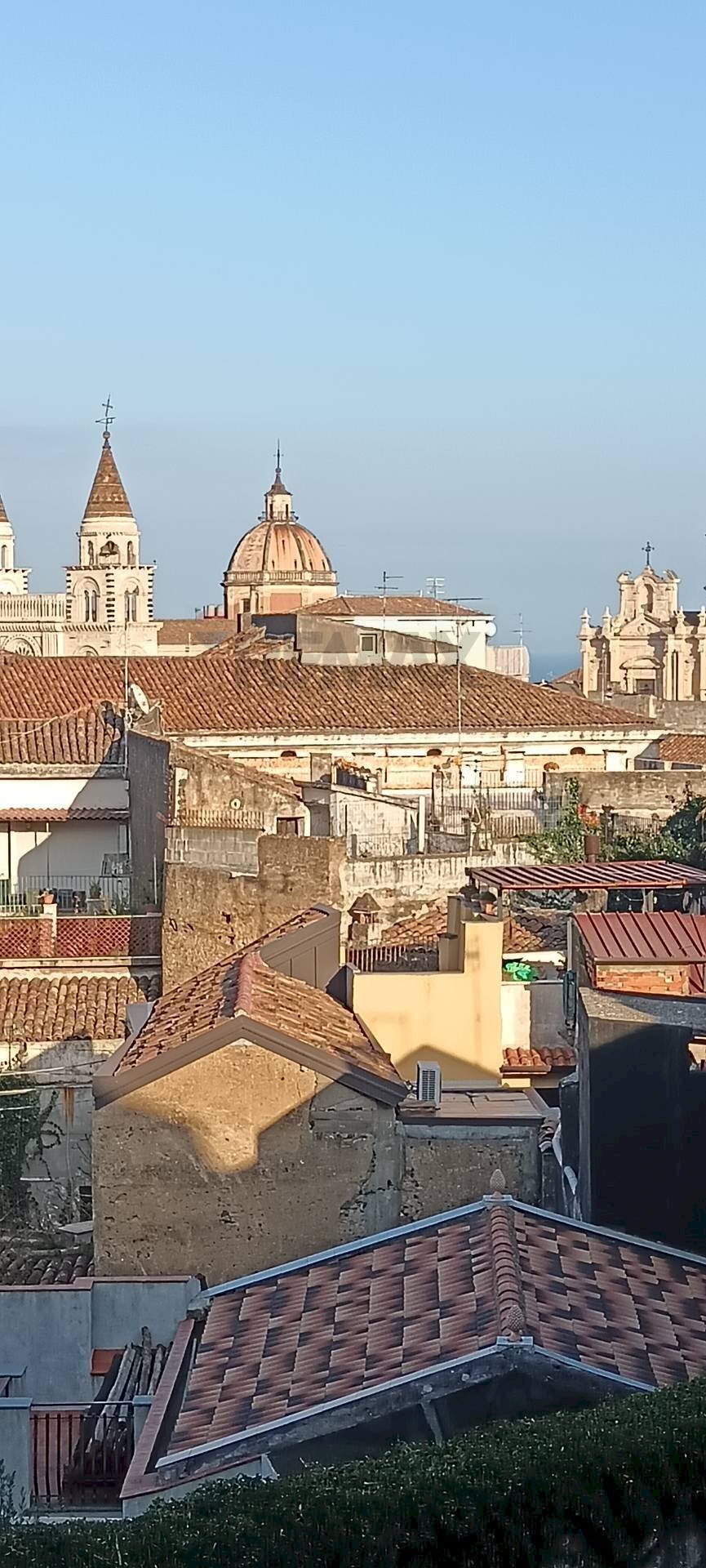 Edificio all\'aperto - Casa semi indipendente Via San Carlo
 
26, Acireale - foto 1