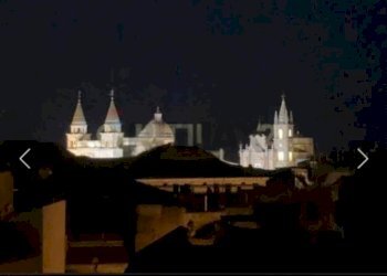 Edificio all\'aperto - Bilocale Via San Carlo
 
26, Acireale - foto 1