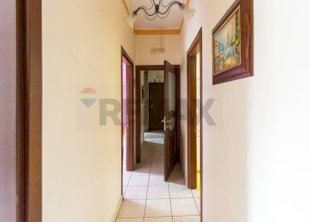 Hall / corridoio - Trilocale via IV Novembre
 
53, Camporotondo Etneo - foto 15