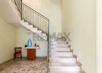 Scale - Trilocale via IV Novembre
 
53, Camporotondo Etneo - foto 27