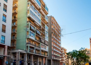 Edificio all\'aperto - Appartamento Largo Rosolino Pilo
 
39, Catania - foto 2