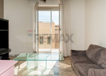 Soggiorno - Appartamento Largo Rosolino Pilo
 
39, Catania - foto 12