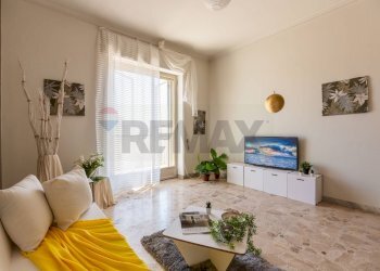 Soggiorno - Appartamento Largo Rosolino Pilo
 
39, Catania - foto 1