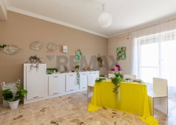 Sala da pranzo - Appartamento Largo Rosolino Pilo
 
39, Catania - foto 9