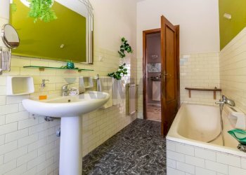 Bagno - Appartamento Largo Rosolino Pilo
 
39, Catania - foto 16