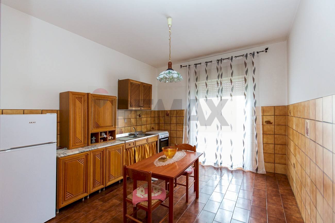 Cucina - Trilocale via Petralia
 
74 b, Aci Catena - foto 1
