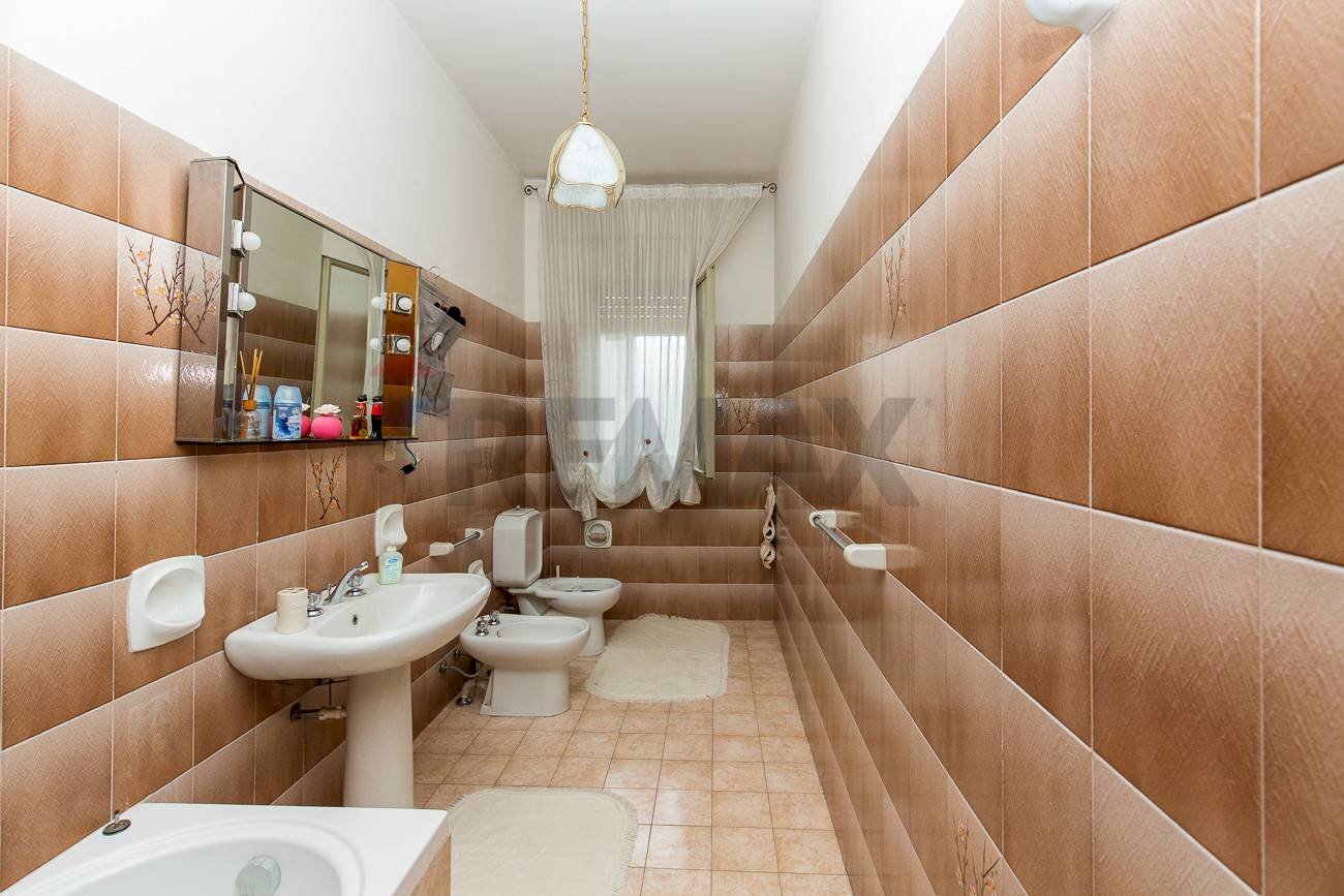 Bagno - Three-room apartment via Petralia
 
74 b, Aci Catena - photo 3