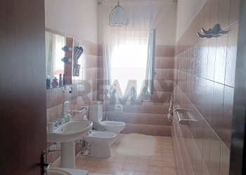 Bagno - Trilocale via Petralia
 
74 b, Aci Catena - foto 8