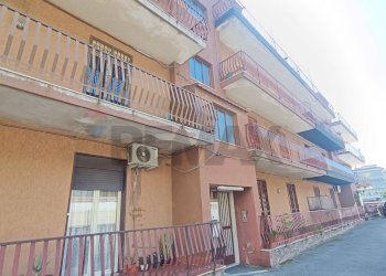 Edificio all\'aperto - Trilocale via Petralia
 
74 b, Aci Catena - foto 15