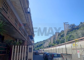 Edificio all\'aperto - Trilocale via Petralia
 
74 b, Aci Catena - foto 16