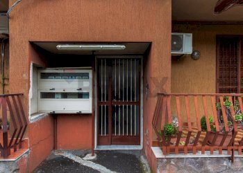 Edificio all\'aperto - Trilocale via Petralia
 
74 b, Aci Catena - foto 7