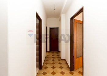 Hall / corridoio - Trilocale via Petralia
 
74 b, Aci Catena - foto 10