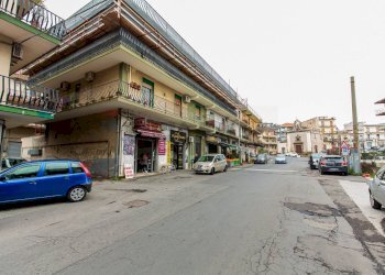 Edificio all\'aperto - Trilocale via Petralia
 
74 b, Aci Catena - foto 40