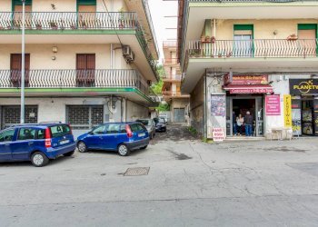 Edificio all\'aperto - Trilocale via Petralia
 
74 b, Aci Catena - foto 41