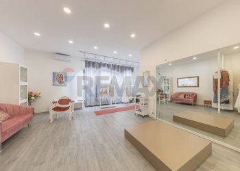Soggiorno - Attività Commerciale Roma - foto 18