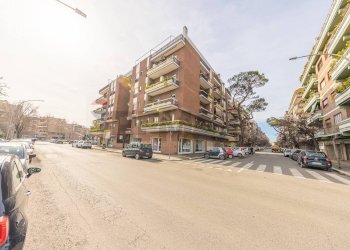 Edificio all\'aperto - Attività Commerciale Roma - foto 27