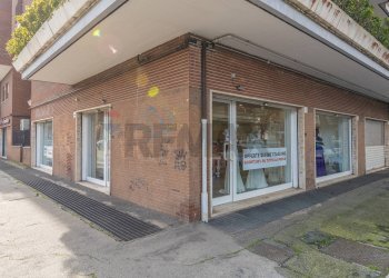 Edificio all\'aperto - Attività Commerciale Roma - foto 28