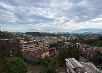 Panorama da balcone Soggiorno - Appartamento Via Felice Ciatti
 
9, Perugia - foto 6