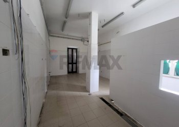 Stanza vuota - Locale Commerciale Largo Caboto
 
2, Anzio - foto 14