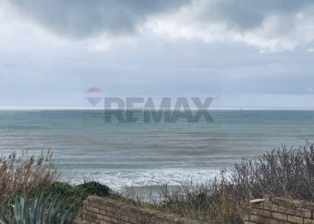 Vista dell\'acqua - Locale Commerciale Largo Caboto
 
2, Anzio - foto 25