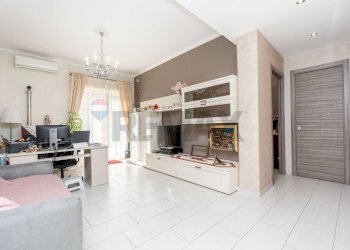 Soggiorno - Appartamento Via Nuovalucello
 
25, Catania - foto 17