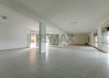 Stanza vuota - Negozio Via Giacomo Matteotti
 
48, Linguaglossa - foto 7