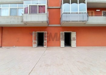 Edificio all\'aperto - Negozio Via Giacomo Matteotti
 
48, Linguaglossa - foto 8