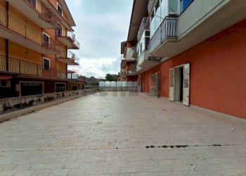 Edificio all\'aperto - Negozio Via Giacomo Matteotti
 
48, Linguaglossa - foto 10