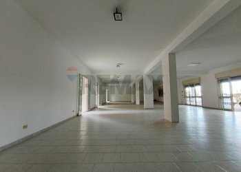 Stanza vuota - Negozio Via Giacomo Matteotti
 
48, Linguaglossa - foto 13