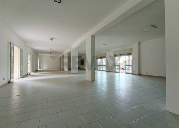 Stanza vuota - Negozio Via Giacomo Matteotti
 
48, Linguaglossa - foto 15