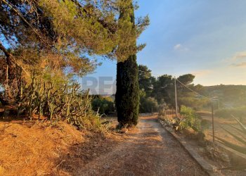 Vista delle montagne - Villa via Antonino Gravina Il Bellicoso
 
26, Caltagirone - foto 13
