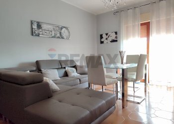 Sala da pranzo - Quadrilocale Via Macello
 
42, Catania - foto 4