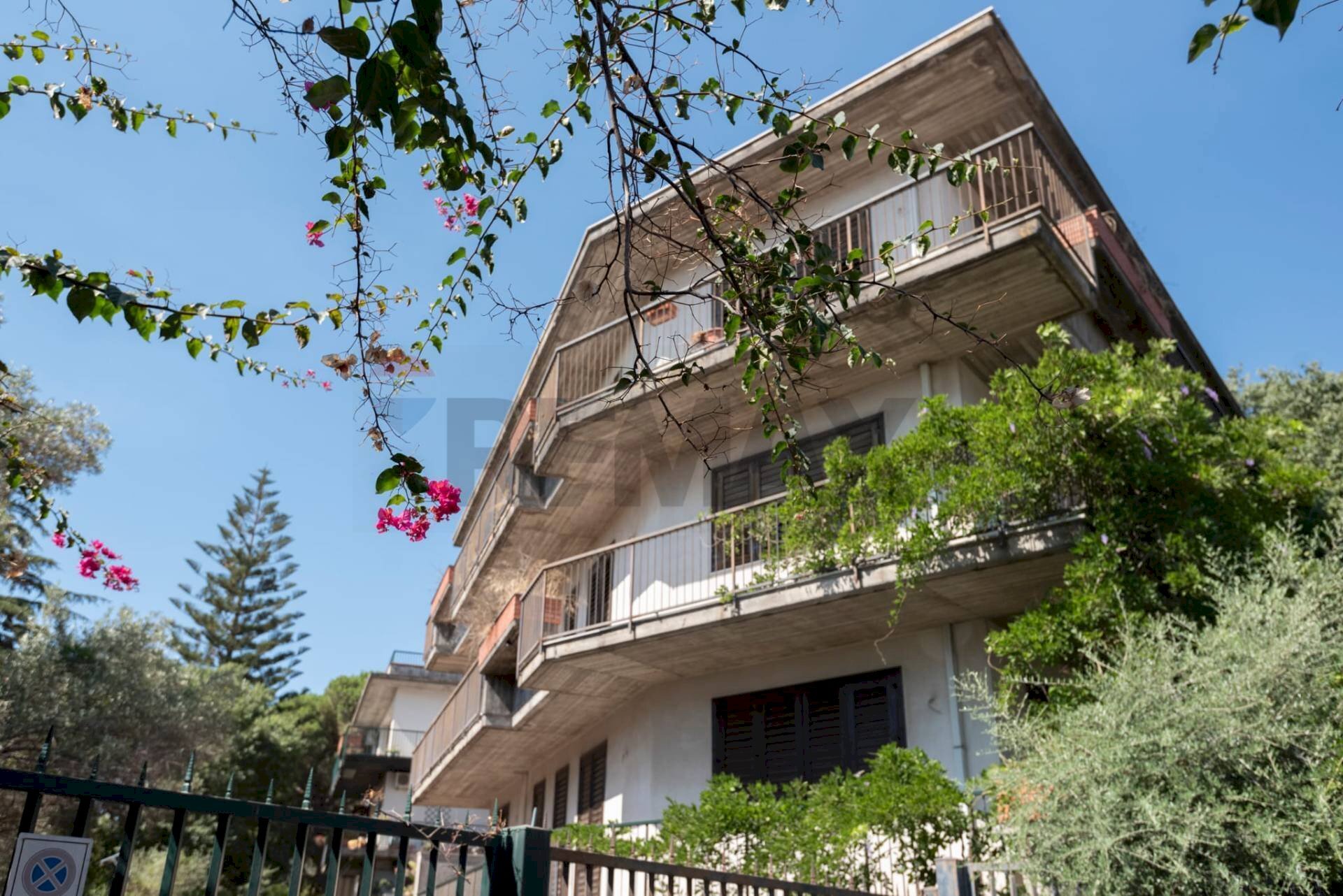 Edificio all\'aperto - Four-room apartment Via: Caramme
 
38, Valverde - photo 1