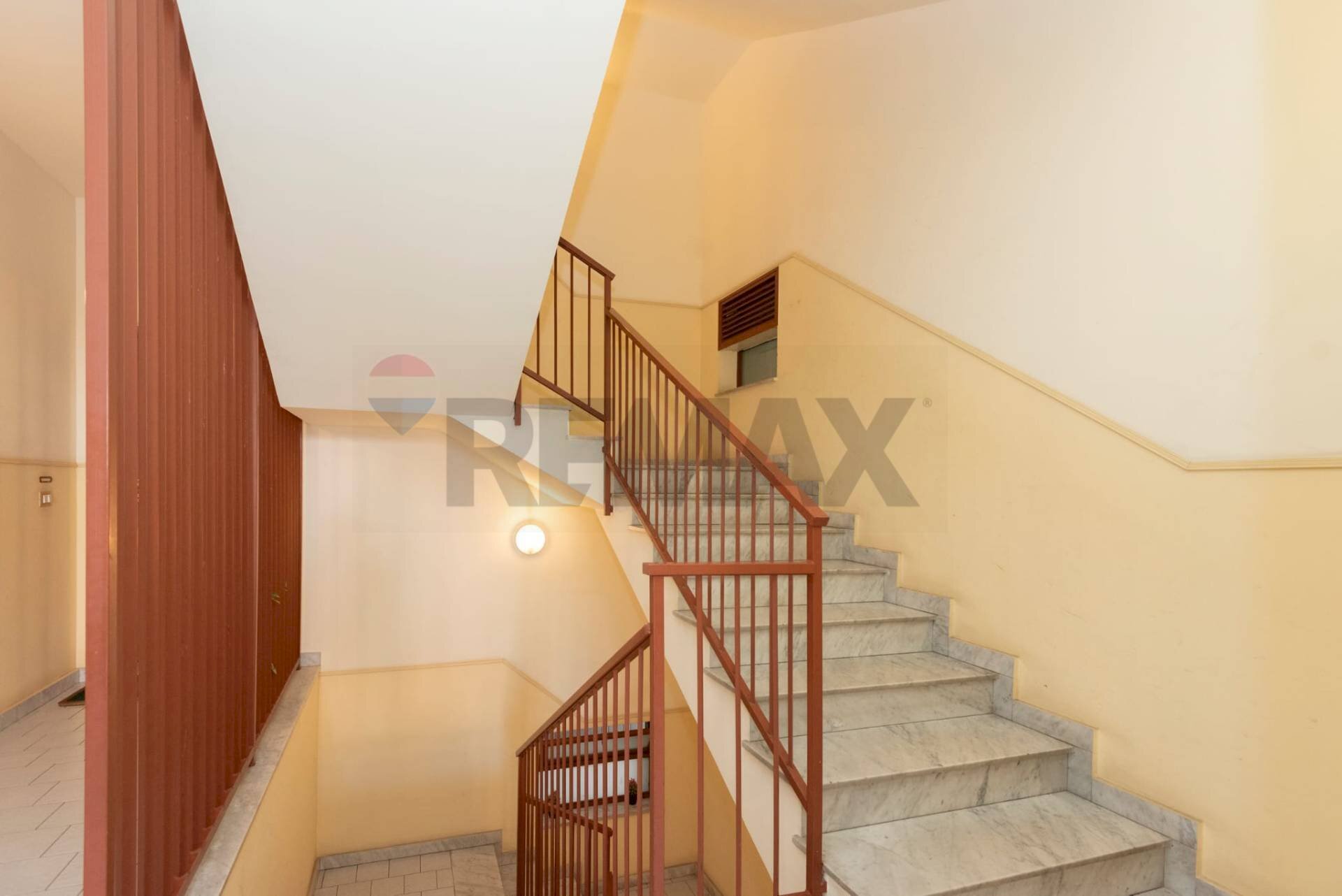 Scale - Four-room apartment Via: Caramme
 
38, Valverde - photo 2