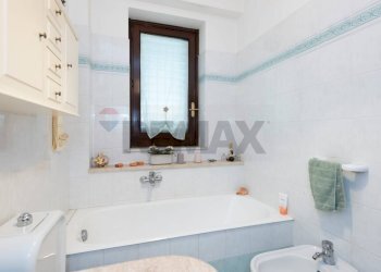 Bagno - Quadrilocale Via: Caramme
 
38, Valverde - foto 7