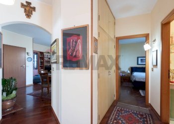 Hall / corridoio - Quadrilocale Via: Caramme
 
38, Valverde - foto 11