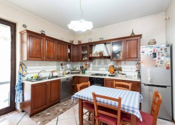 Cucina - Quadrilocale Via: Caramme
 
38, Valverde - foto 14