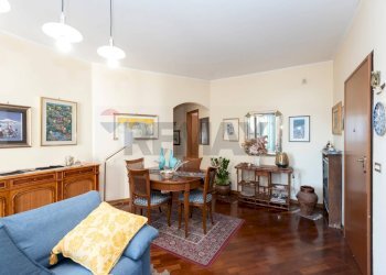 Sala da pranzo - Quadrilocale Via: Caramme
 
38, Valverde - foto 34