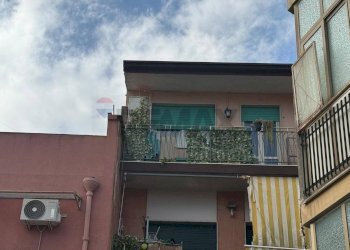 Edificio all\'aperto - Trilocale Vico Chiapparizzo
 
6, Mascalucia - foto 3