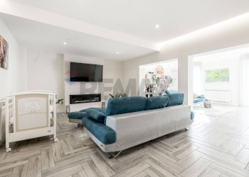 Soggiorno - Casa semi indipendente Via Santa Maria dei Monti
 
15, Mascalucia - foto 6