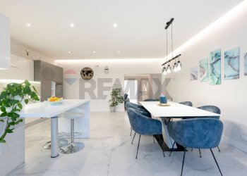 Sala da pranzo - Casa semi indipendente Via Santa Maria dei Monti
 
15, Mascalucia - foto 10