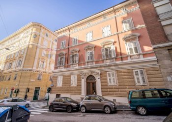 Edificio all\'aperto - Attico Via Della Pieta'
 
8, Trieste - foto 1