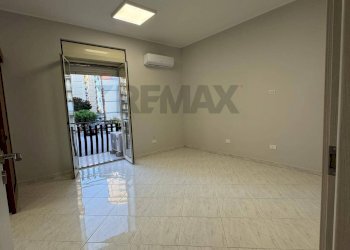 Stanza vuota - Ufficio VIA UNIONE SOVIETICA 6
 
6, Siracusa - foto 23