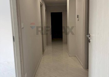 Hall / corridoio - Ufficio VIA UNIONE SOVIETICA 6
 
6, Siracusa - foto 26