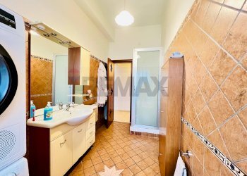 Bagno - Trilocale Via Antonio Marino
 
19, Caserta - foto 22