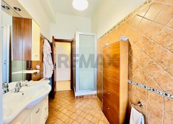 Bagno - Trilocale Via Antonio Marino
 
19, Caserta - foto 23